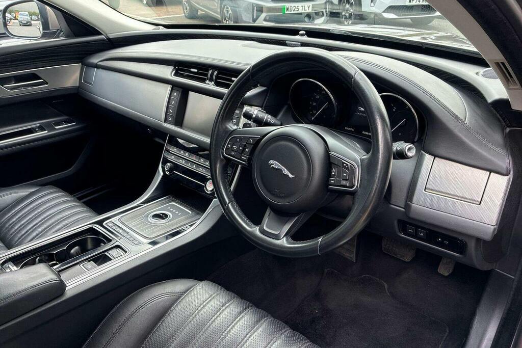 Jaguar XF 3L S White #10