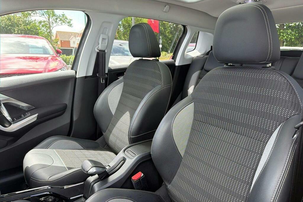 Peugeot 2008 1.2 Puretech Allure Start Stop Grey #19