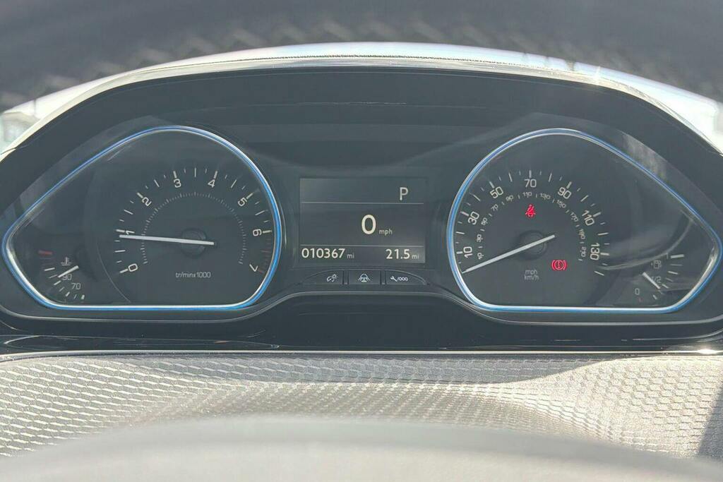Peugeot 2008 1.2 Puretech Allure Start Stop Grey #17