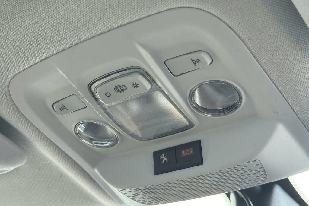 Peugeot 2008 1.2 Puretech Allure Start Stop Grey #40
