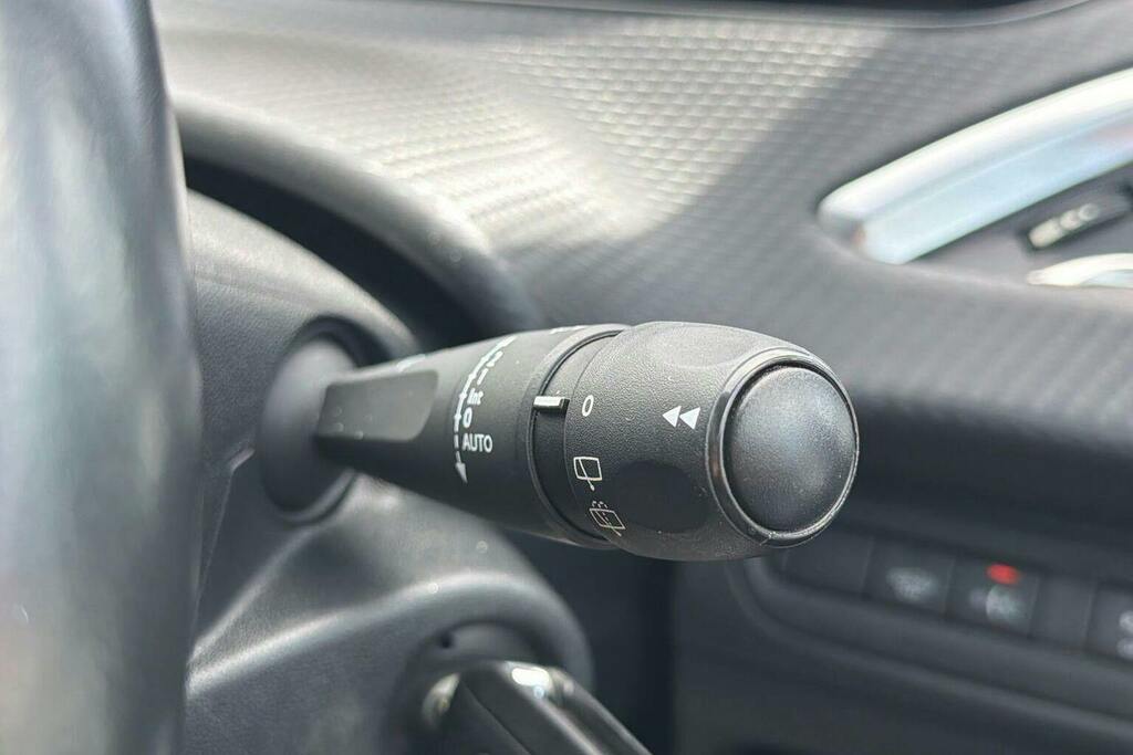 Peugeot 2008 1.2 Puretech Allure Start Stop Grey #35