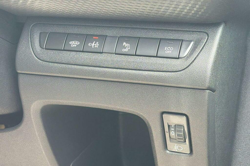 Peugeot 2008 1.2 Puretech Allure Start Stop Grey #30
