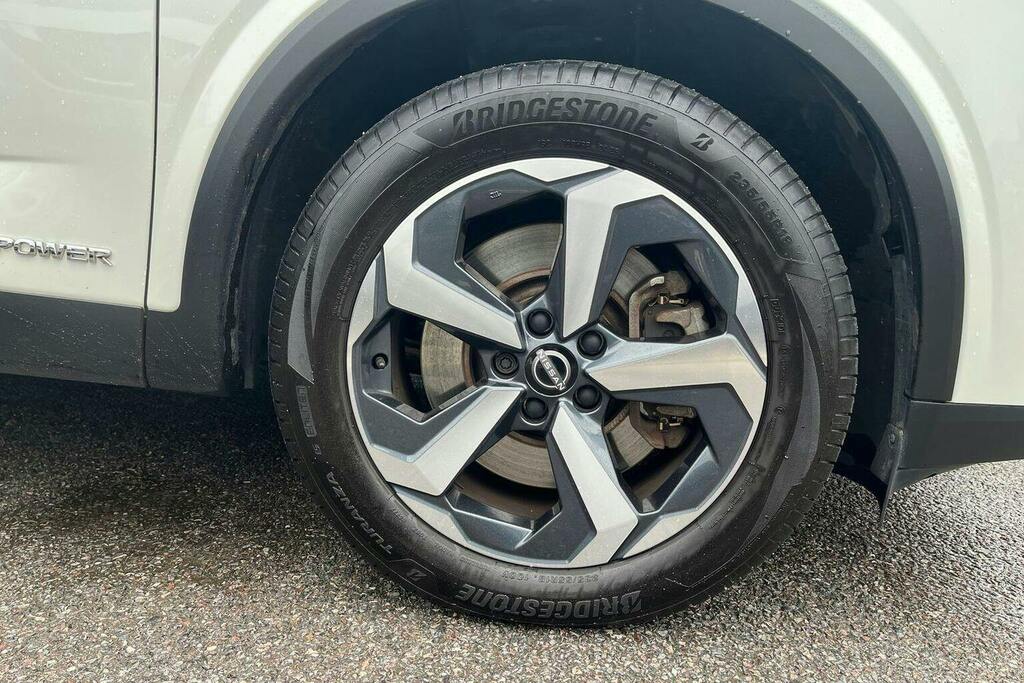 Nissan Qashqai E-power Acenta Premium Red #9