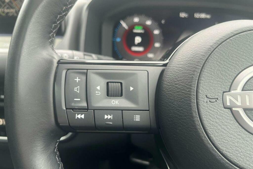 Nissan Qashqai E-power Acenta Premium Red #32