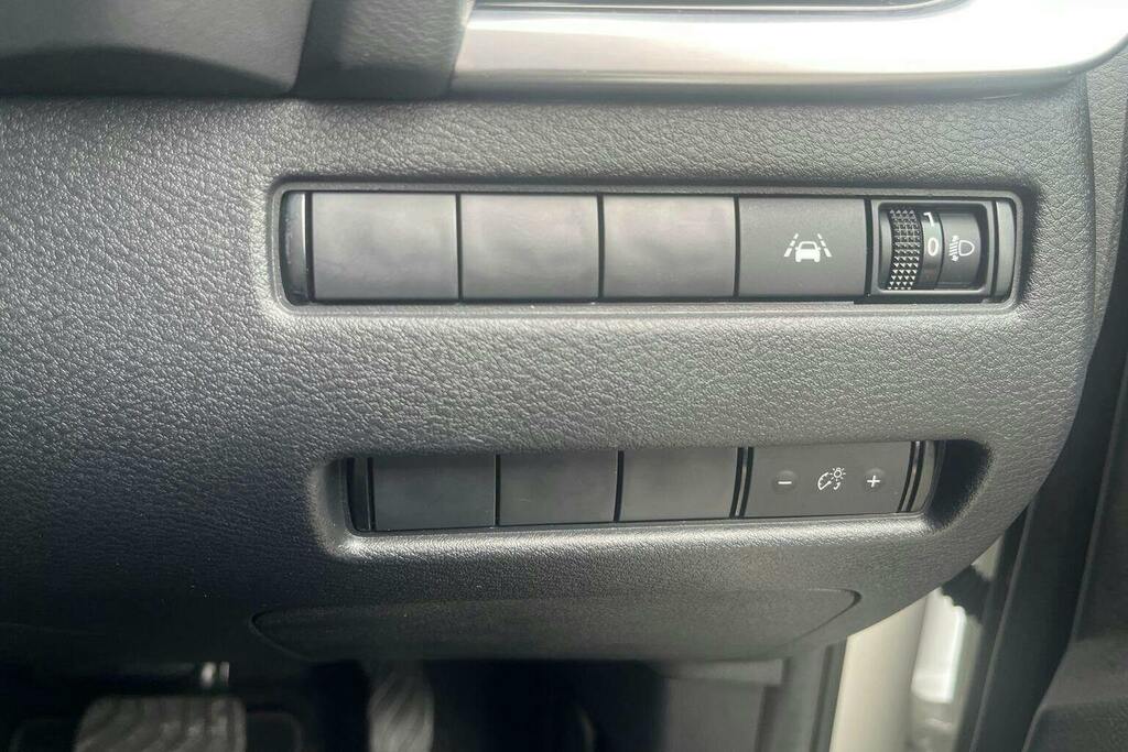 Nissan Qashqai E-power Acenta Premium Red #35