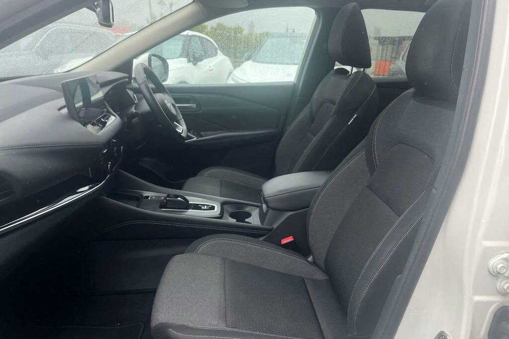 Nissan Qashqai E-power Acenta Premium Red #16