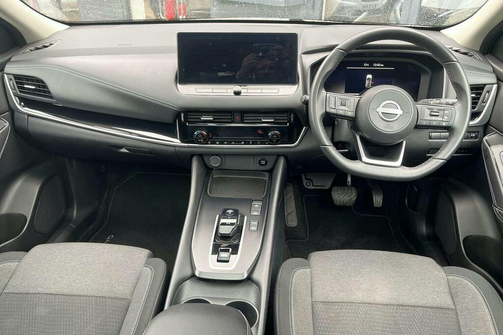 Nissan Qashqai E-power Acenta Premium Red #11