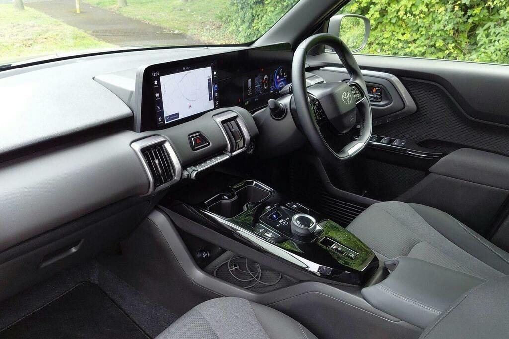 Toyota Urban Cruiser 61Kwh Design Suv Grey #5