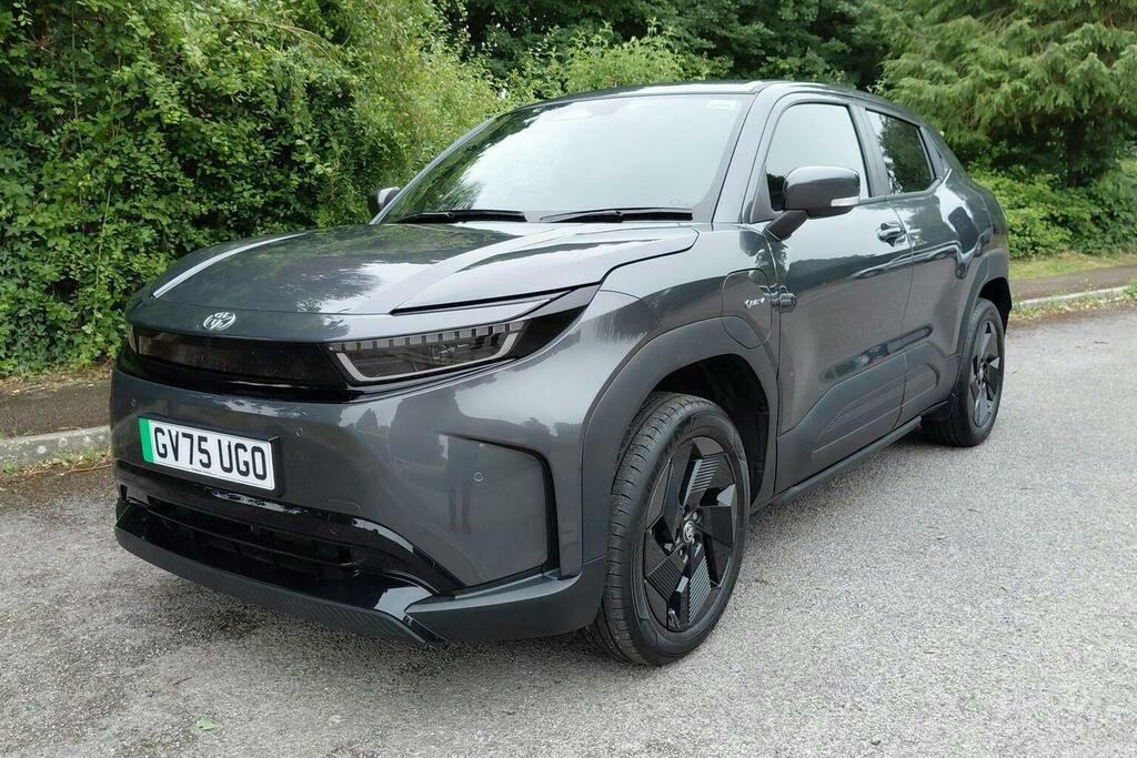 Toyota Urban Cruiser 61Kwh Design Suv Grey #3
