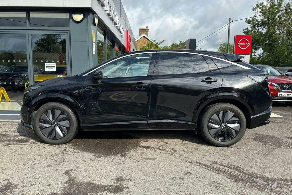 Nissan Ariya 63Kwh Evolve Suv 7.4Kw Charger Black #6
