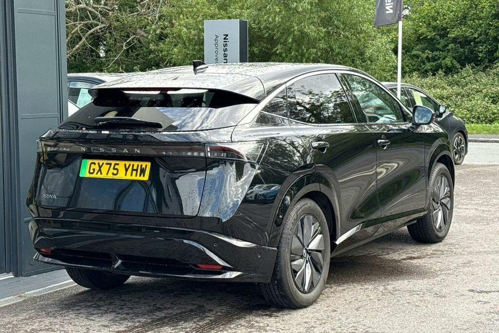 Nissan Ariya 63Kwh Evolve Suv 7.4Kw Charger Black #3