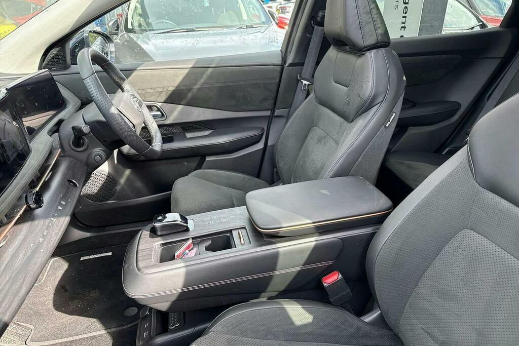Nissan Ariya Advance Black #16