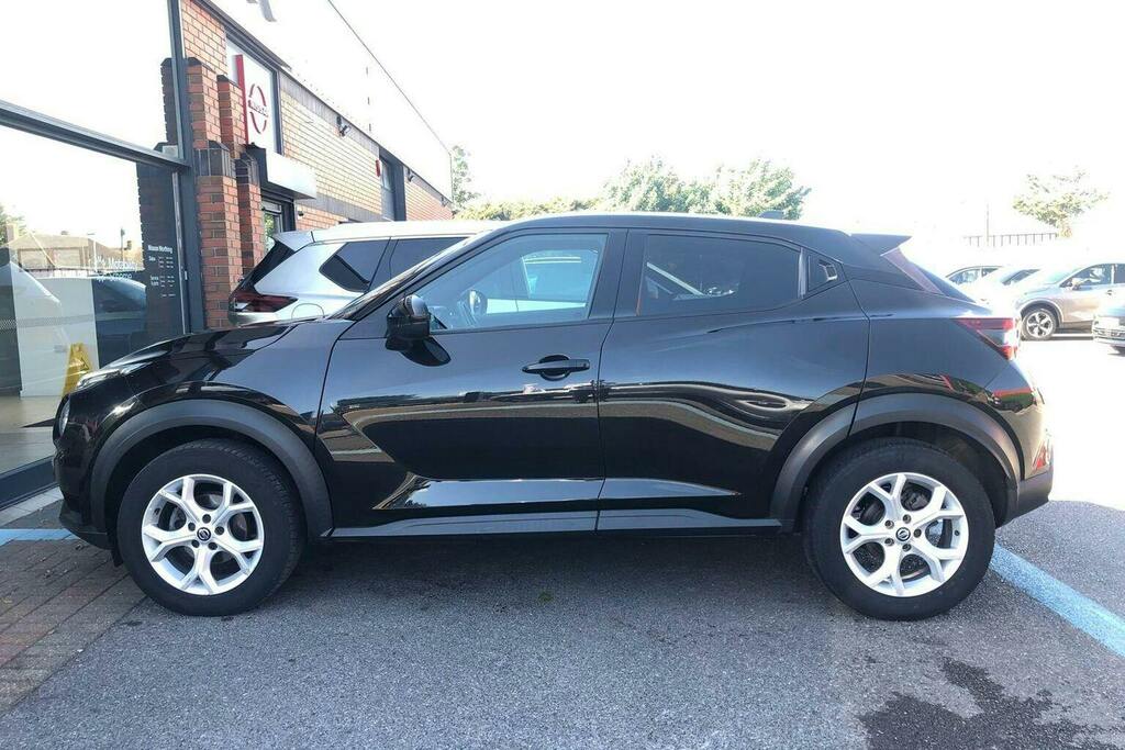 Nissan Juke 1.0 Dig T N Connecta Suv Dct LS70VNX Black #6