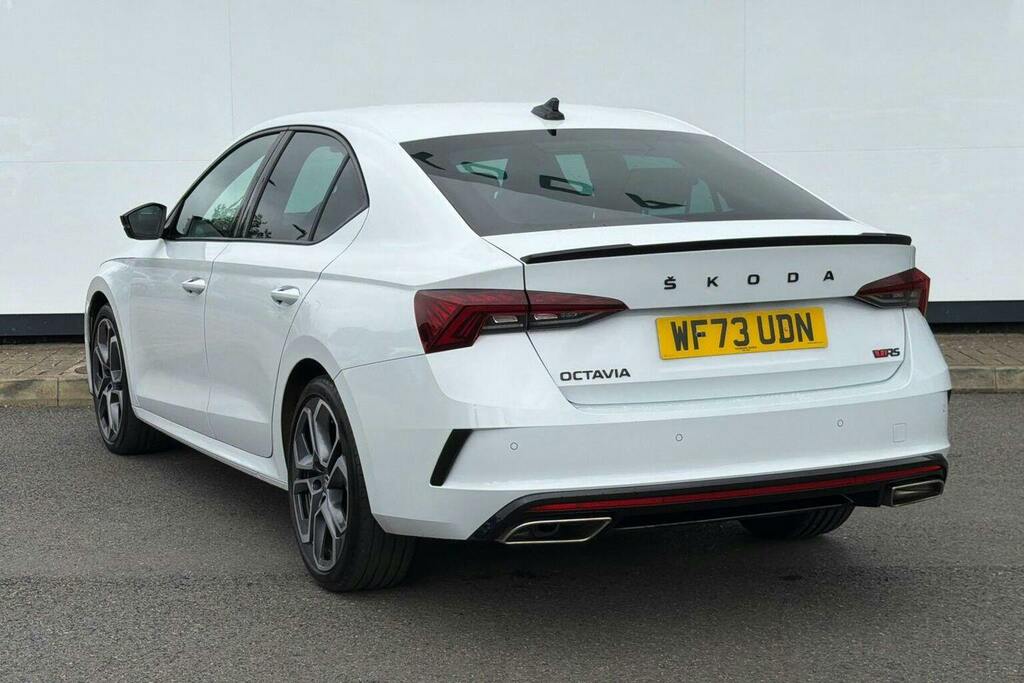 Skoda Octavia 2.0 Tsi Vrs Hatchback Dsg WF73UDN White #5