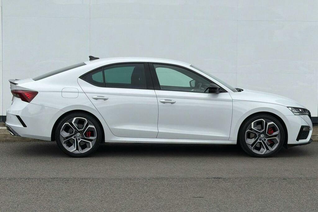 Skoda Octavia 2.0 Tsi Vrs Hatchback Dsg WF73UDN White #2