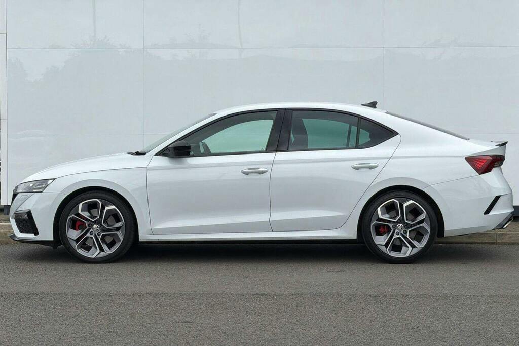 Skoda Octavia 2.0 Tsi Vrs Hatchback Dsg WF73UDN White #6