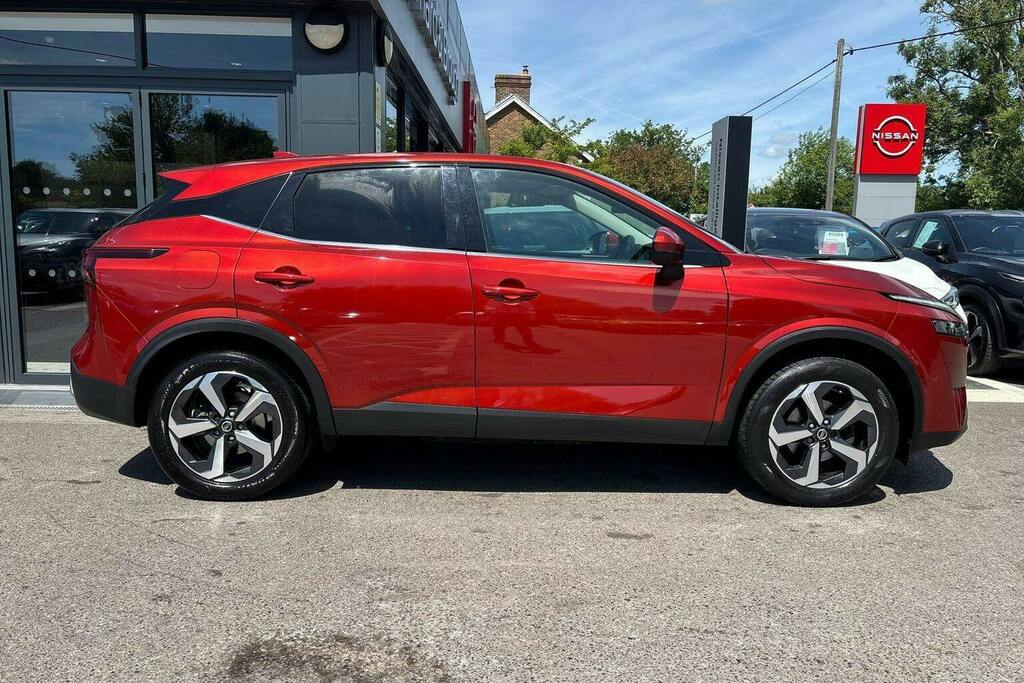 Nissan Qashqai 1.3 Dig T Mhev N Connecta Suv Hybrid Xt EA22WMC Red #2