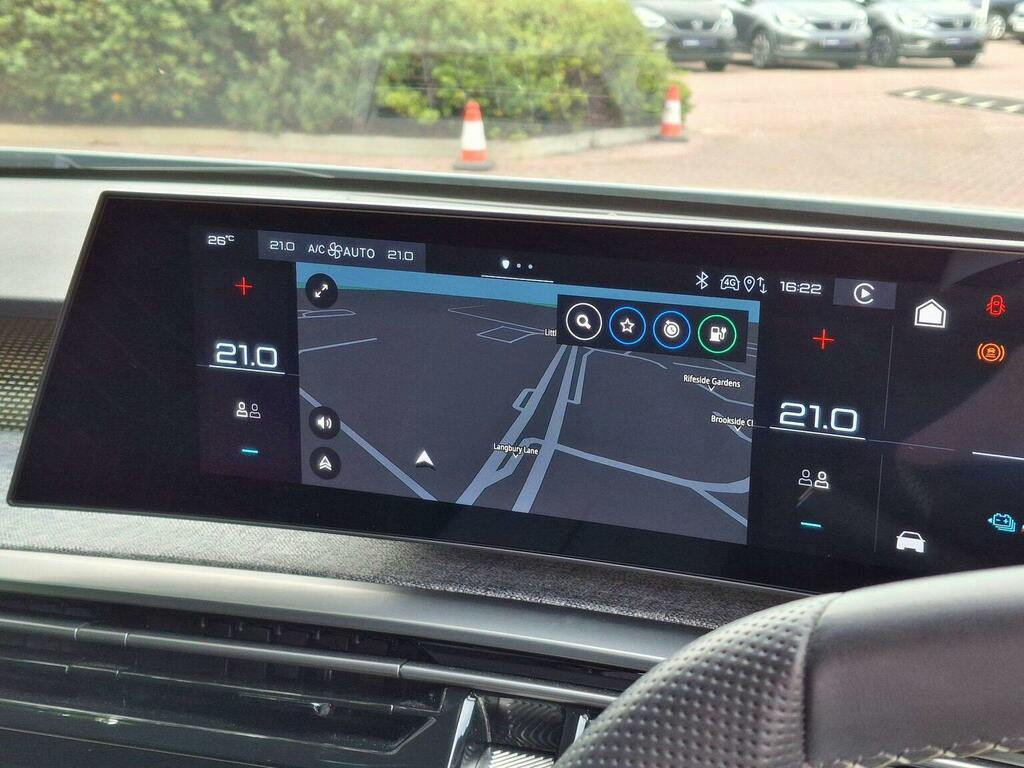 Peugeot 3008 73Kwh Gt Suv White #5