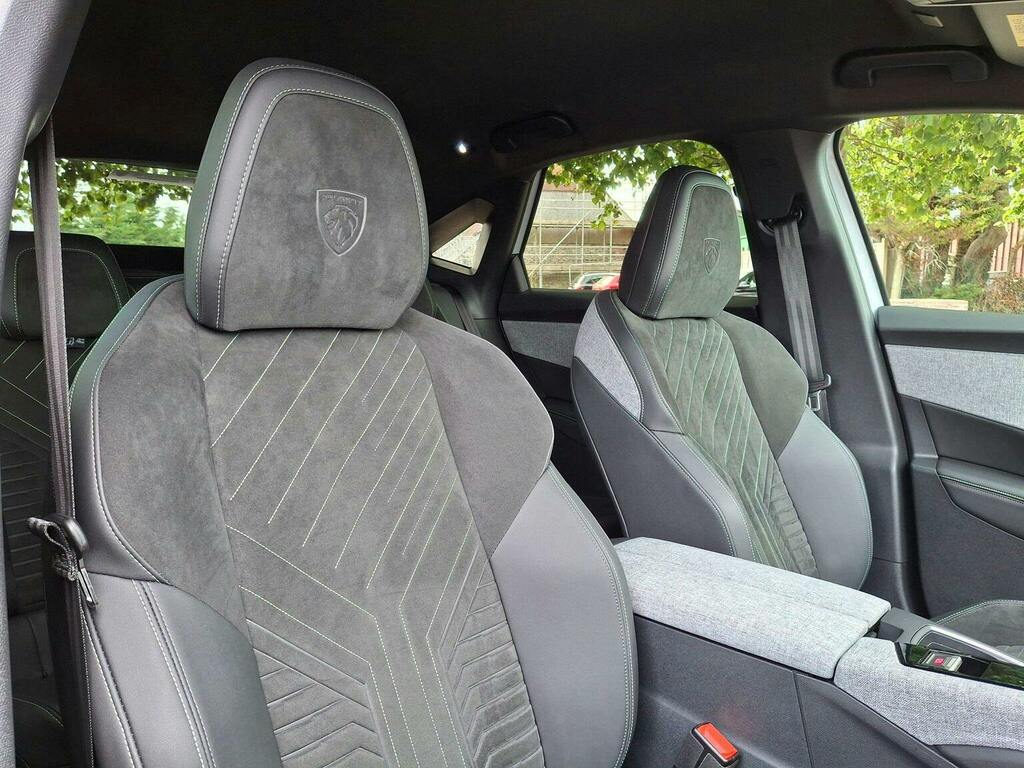 Peugeot 3008 73Kwh Gt Suv White #3