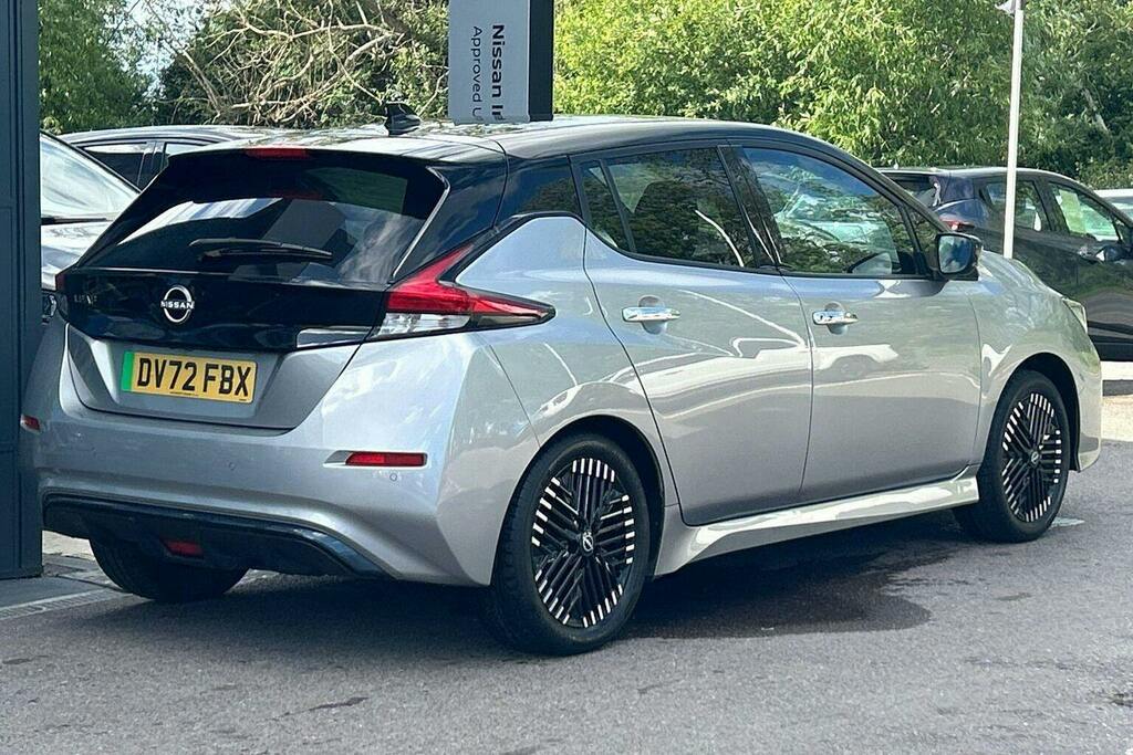 Nissan Leaf 39Kwh N Connecta Hatchback Silver #3