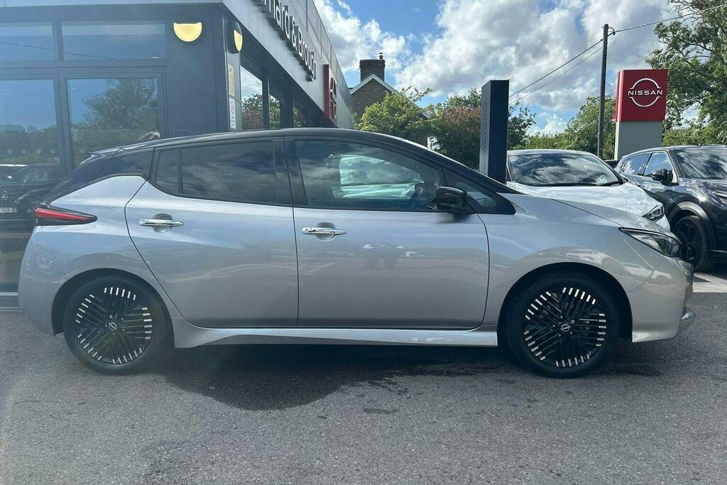 Nissan Leaf 39Kwh N Connecta Hatchback Silver #2