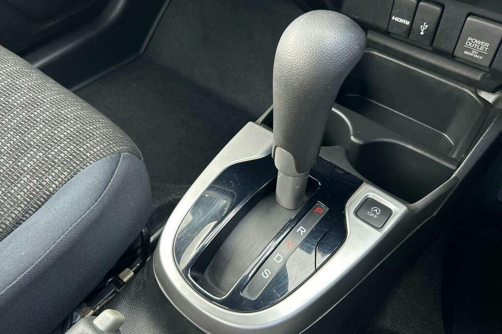 Honda Jazz 1.3 I-vtec Ex Cvt Hatchback White #34