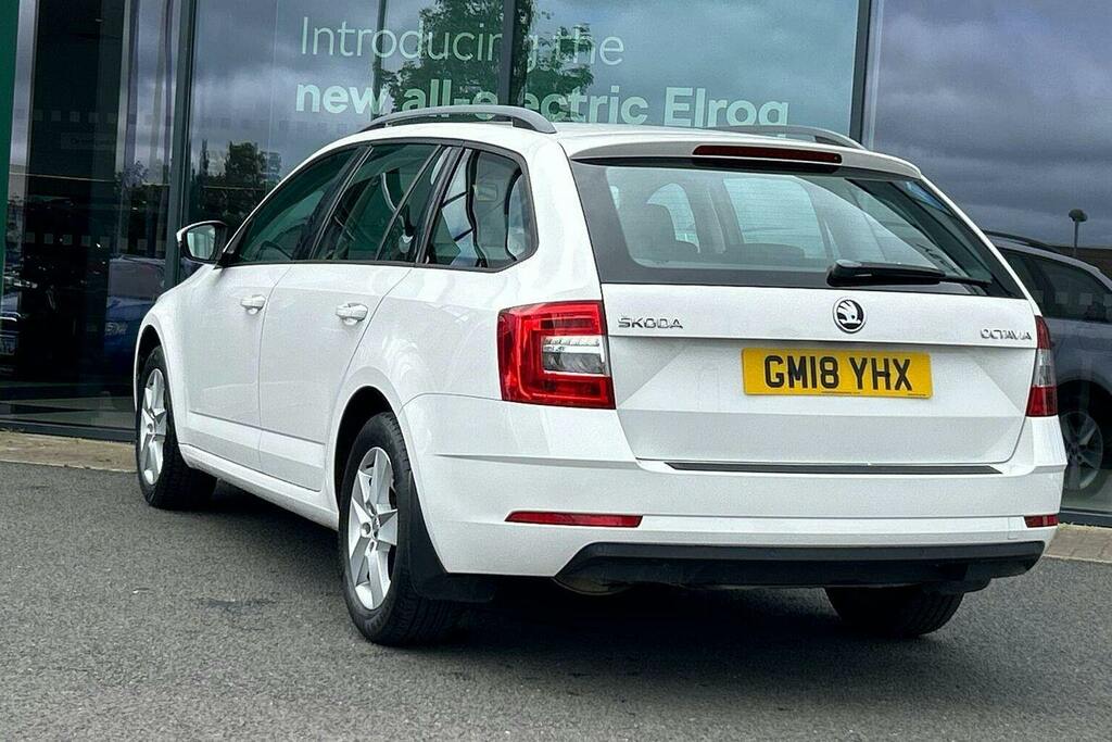 Skoda Octavia 1.5 Tsi Act Se Estate Dsg White #5