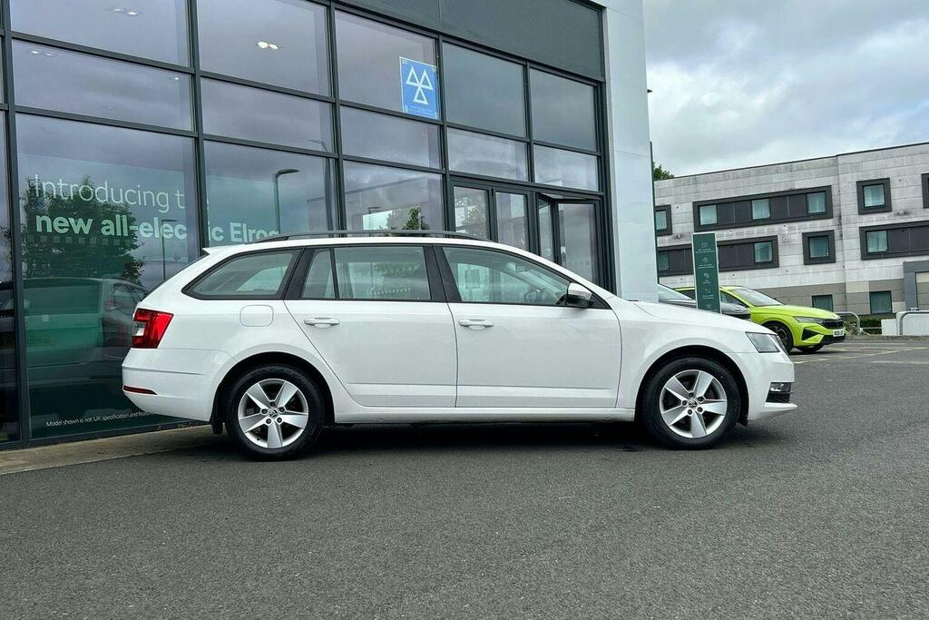 Skoda Octavia 1.5 Tsi Act Se Estate Dsg White #2