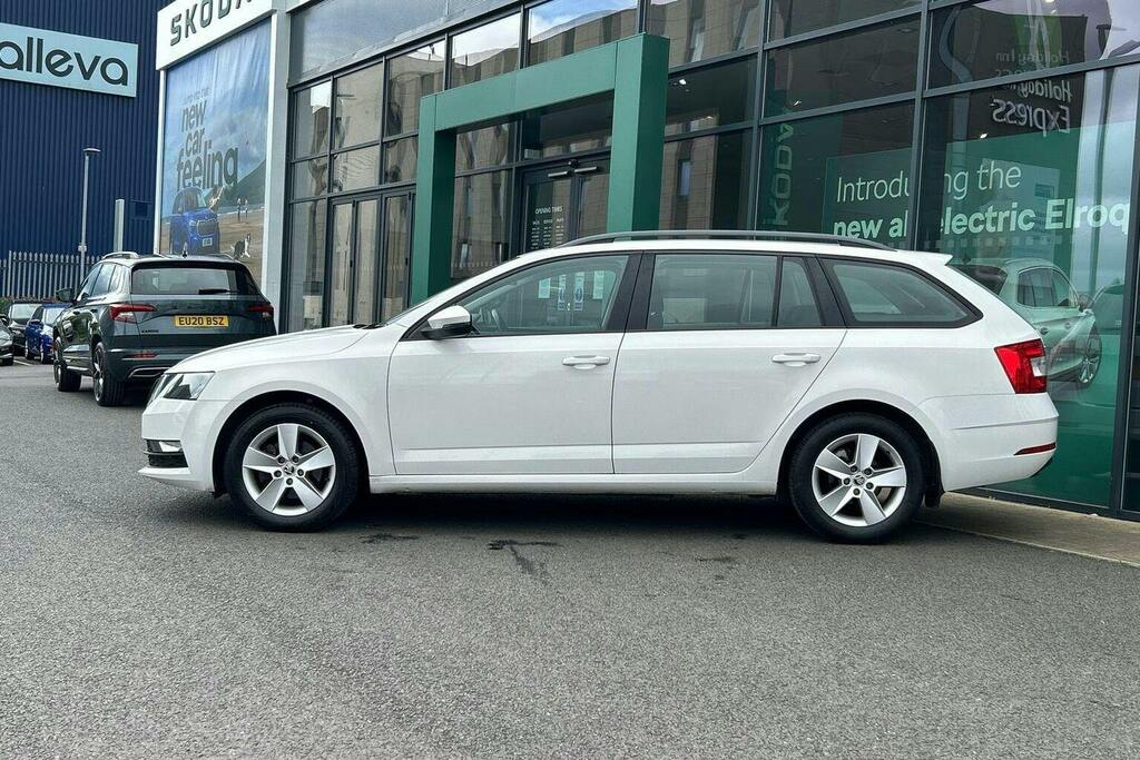 Skoda Octavia 1.5 Tsi Act Se Estate Dsg White #6