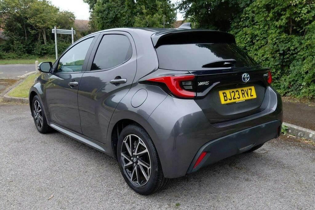 Toyota Yaris 1.5 Vvt H Design Hatchback Hybrid E Cvt BJ23RVZ Grey #4