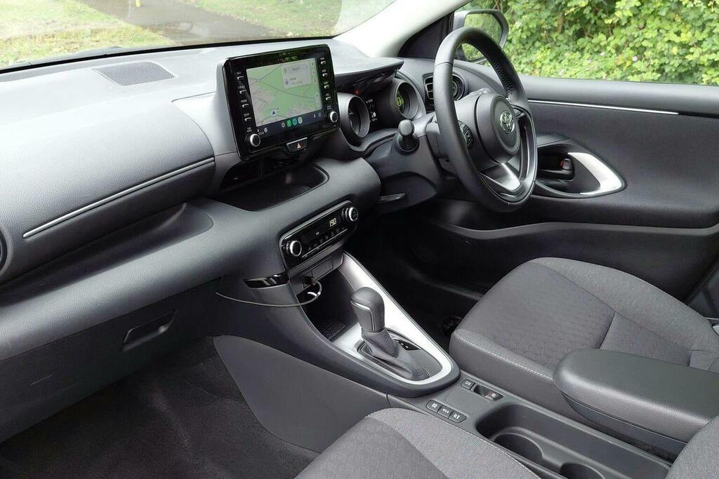 Toyota Yaris 1.5 Vvt H Design Hatchback Hybrid E Cvt BJ23RVZ Grey #5