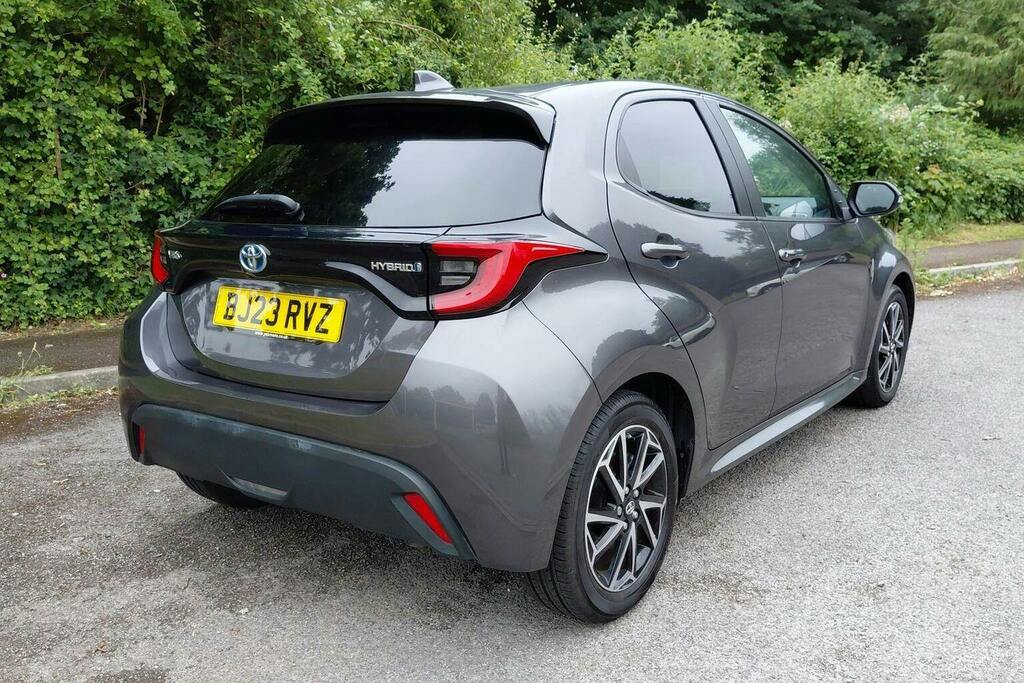 Toyota Yaris 1.5 Vvt H Design Hatchback Hybrid E Cvt BJ23RVZ Grey #2