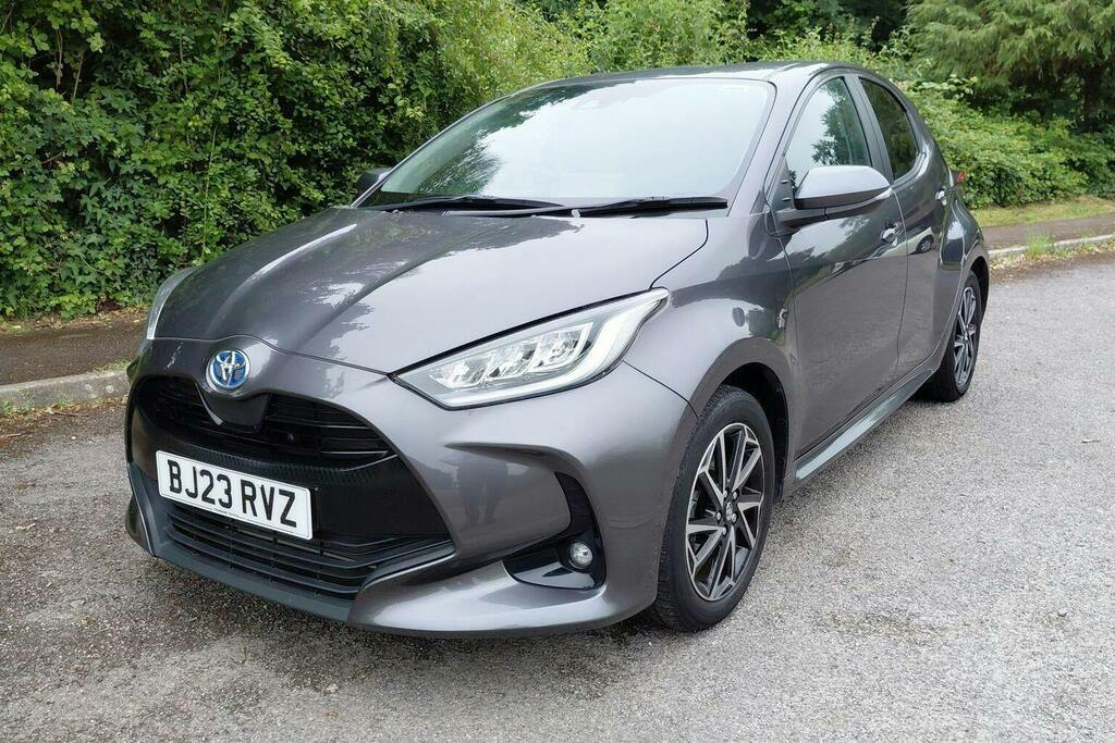 Toyota Yaris 1.5 Vvt H Design Hatchback Hybrid E Cvt BJ23RVZ Grey #3