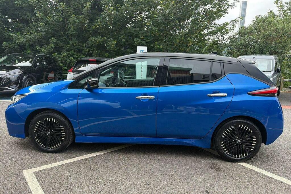 Nissan Leaf 39Kwh Tekna Hatchback Blue #6