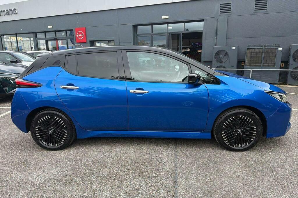 Nissan Leaf 39Kwh Tekna Hatchback Blue #2