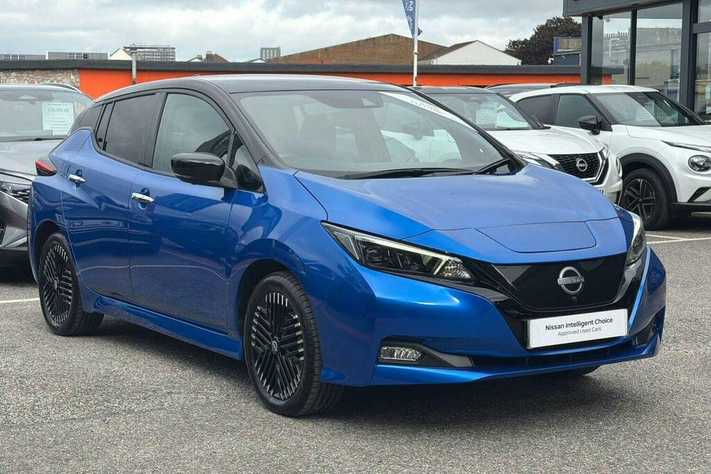 Nissan Leaf 39Kwh Tekna Hatchback Blue