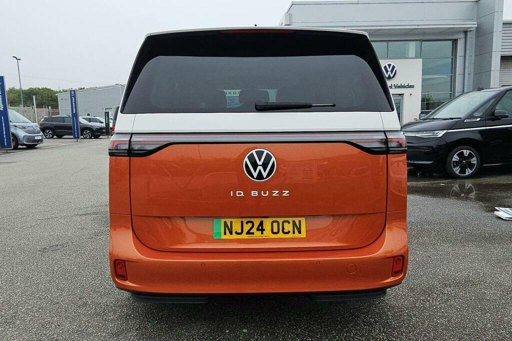 Volkswagen ID.Buzz Pro 77Kwh Style Mpv White #4
