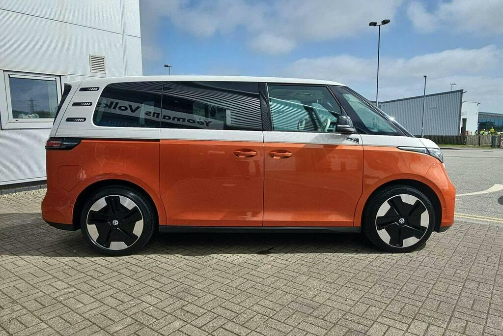 Volkswagen ID.Buzz Pro 77Kwh 1St Edition Mpv White #2