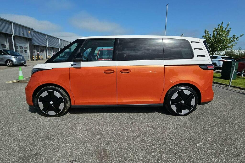 Volkswagen ID.Buzz Pro 77Kwh 1St Edition Mpv White #6