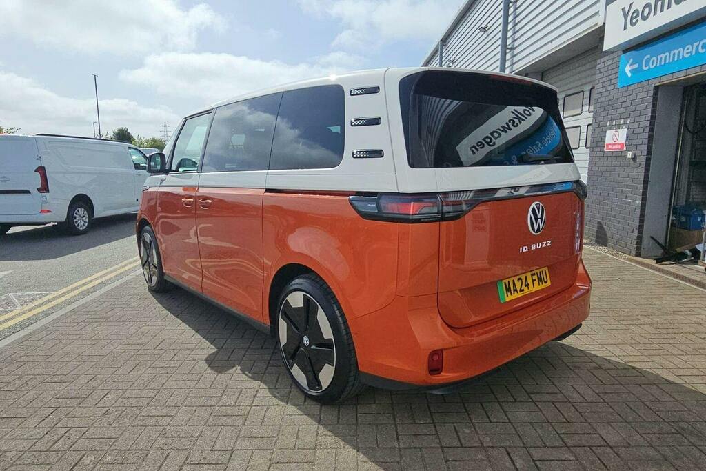 Volkswagen ID.Buzz Pro 77Kwh 1St Edition Mpv White #5