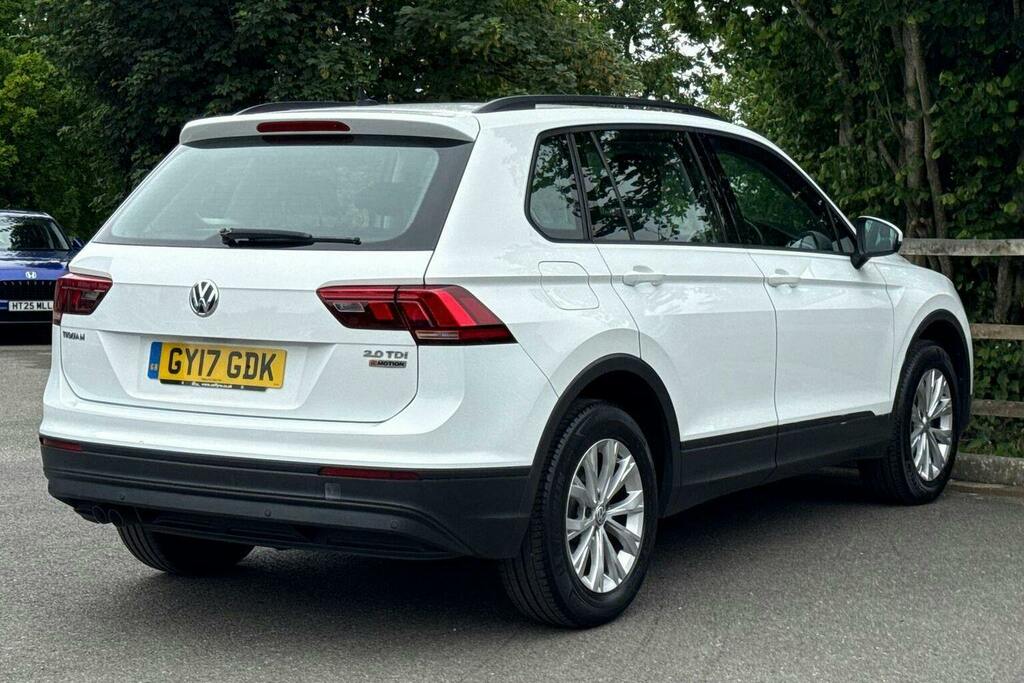 Volkswagen Tiguan 2.0 Tdi Bluemotion Tech S Suv Dsg 4Moti GY17GDK White #3