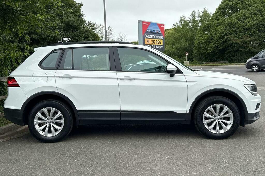 Volkswagen Tiguan 2.0 Tdi Bluemotion Tech S Suv Dsg 4Moti GY17GDK White #2