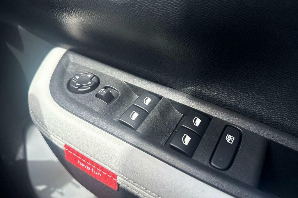 Citroen C3 1.2 Turbo Plus Red #25