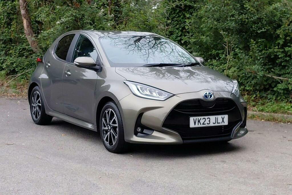 Toyota Yaris 1.5 Vvt H Design Hatchback Hybrid E Cvt Brown