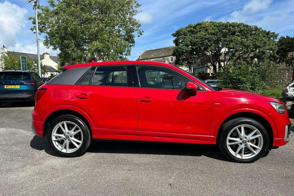 Audi Q2 1.4 Tfsi Cod S Line Suv Red #2