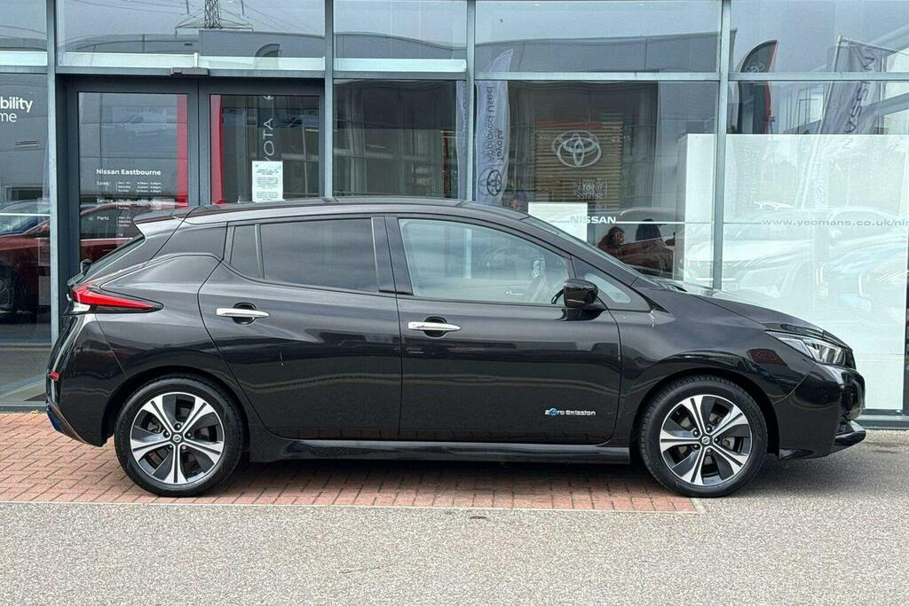 Nissan Leaf 40Kwh Tekna Hatchback Black #2
