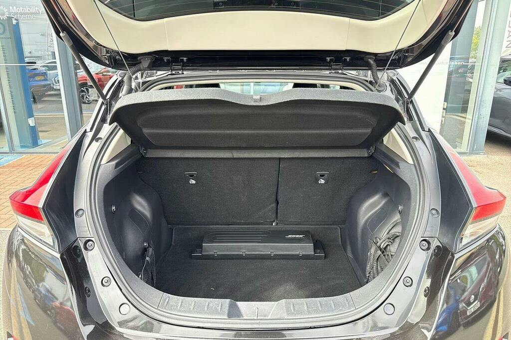 Nissan Leaf Leaf N-connecta White #18