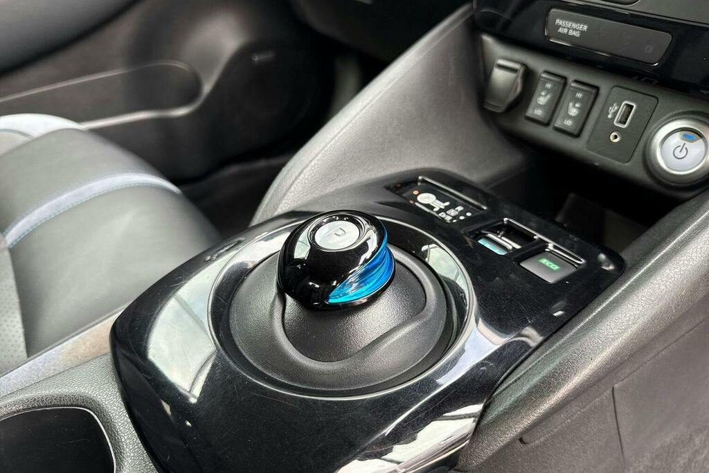 Nissan Leaf Leaf N-connecta White #25