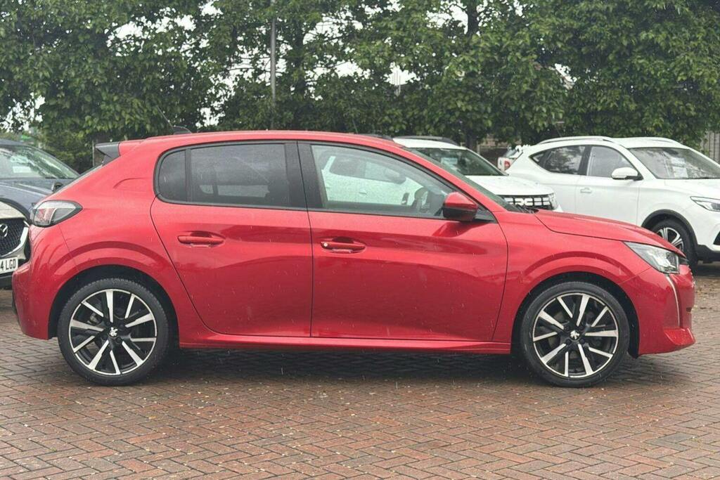 Peugeot 208 1.2 Puretech Allure Hatchback Red #2