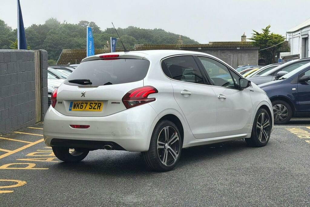 Peugeot 208 1.2 Puretech Gt Line Hatchback WK67SZR White #3